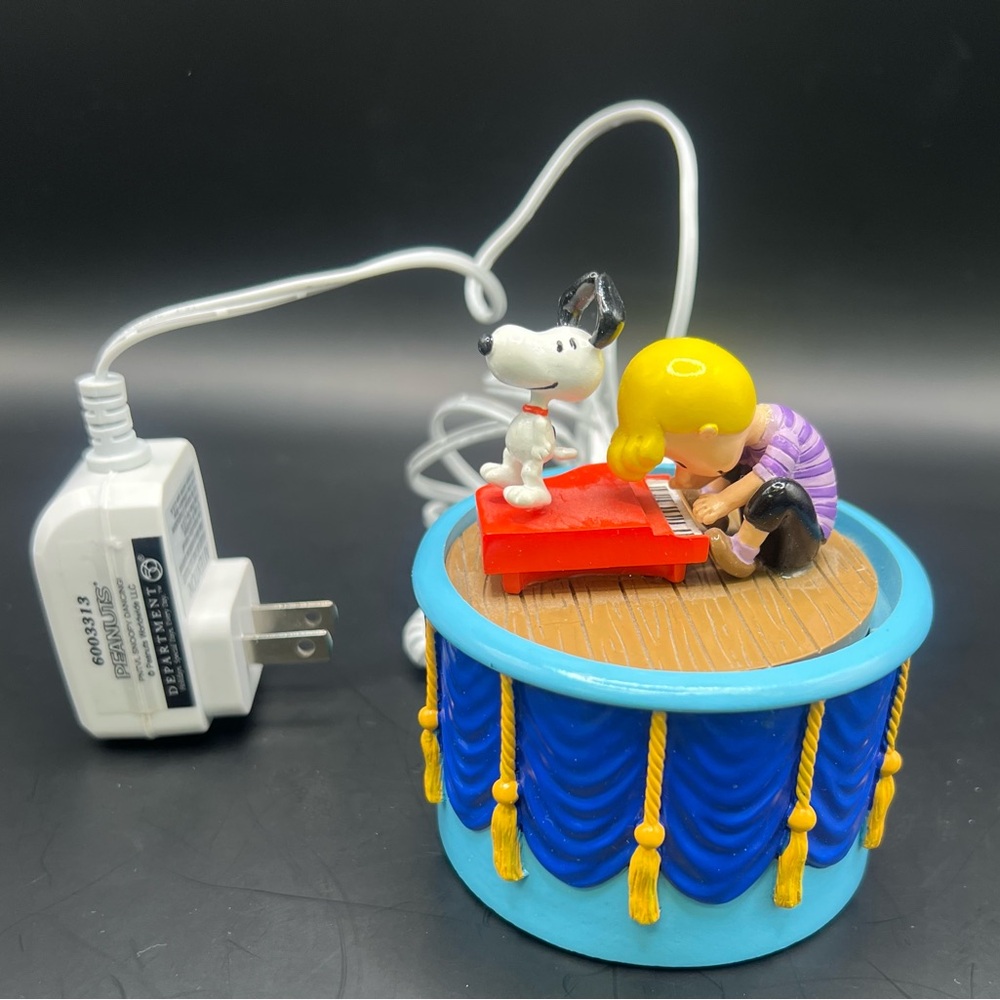 Department 56- Peanuts Village Snoopy Dancing-Preowned. Music turns on and‎ off